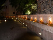 Löwenkopfbrunnen bei Nacht